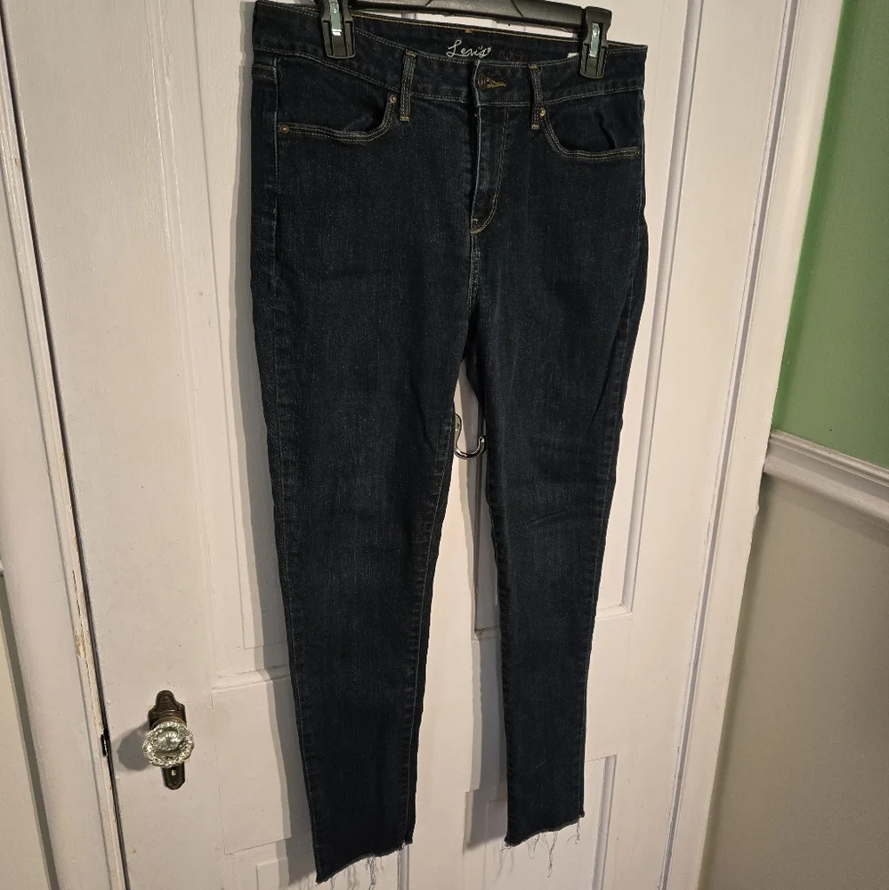 Levi's Leggings with Raw Hem Size 30 - Picture 2 of 7